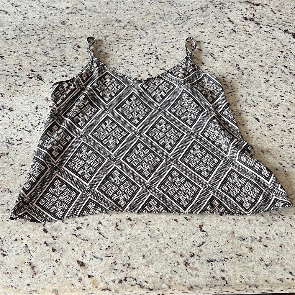 Forever 21 Black and White Geometric Camisole